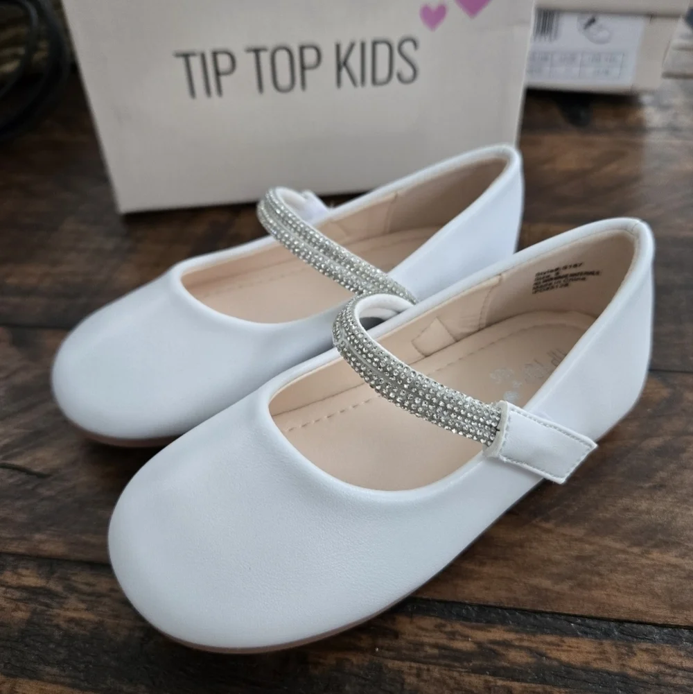 Tip Top Kids Girls MaryJane White Shoe with Rhinestone Strap. Style S187. Size 8